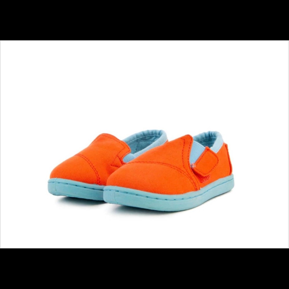 📣 Moving Sale!! ✨ Tiny Toms Avalon Sneaker Fiesta Canvas Size 4